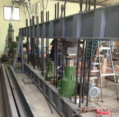 電動(dòng)螺旋式千斤頂